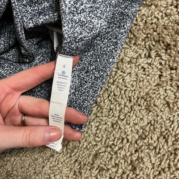 SOLD ONLINE STORE Lululemon leggings - Picture 3 of 4